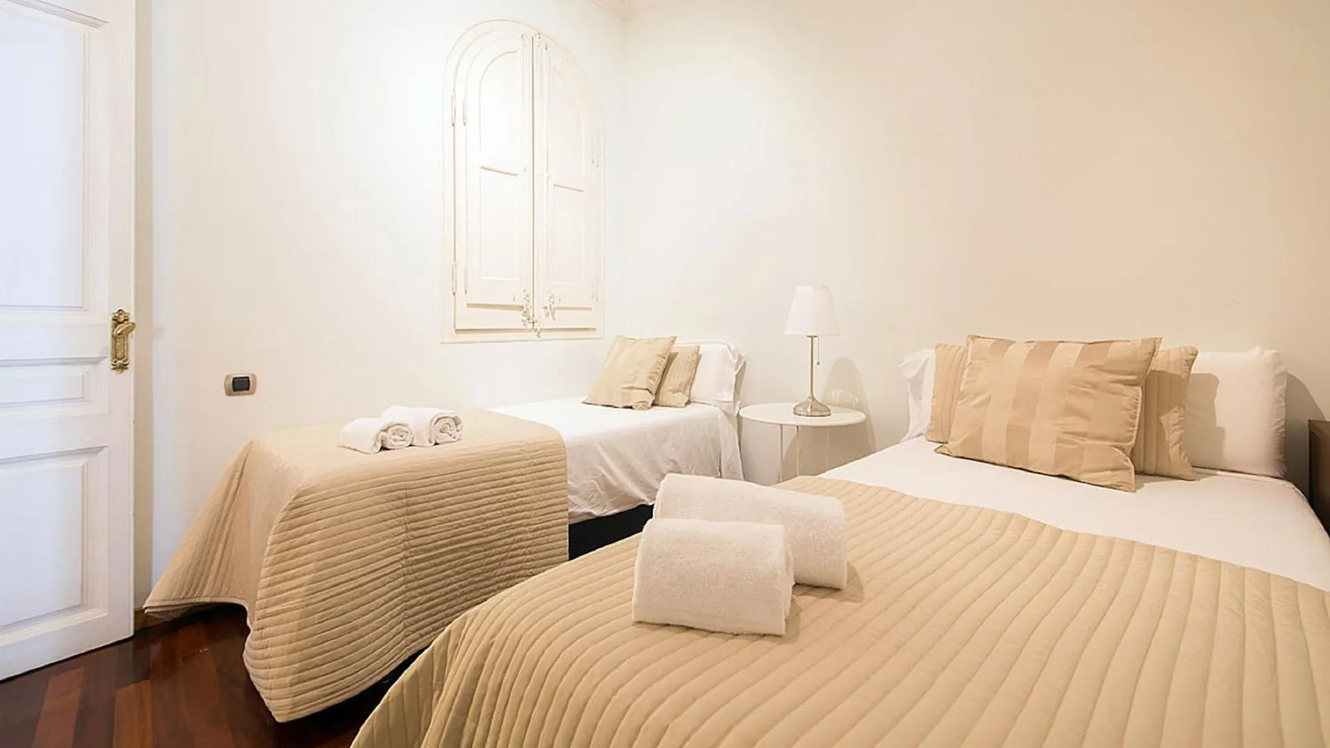 ברצלונה Apartamento 4 Dormitorios En Calle Balmes - You Stylish Apartments