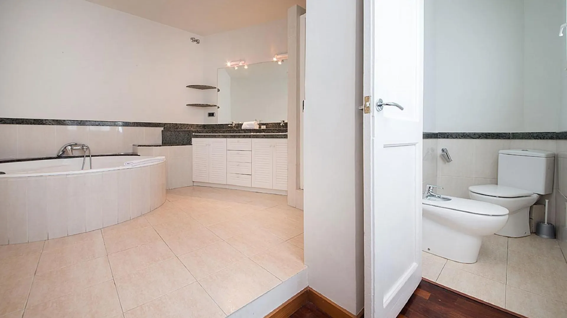 Apartamento 4 Dormitorios En Calle Balmes - You Stylish Apartments Barcelona Hiszpania